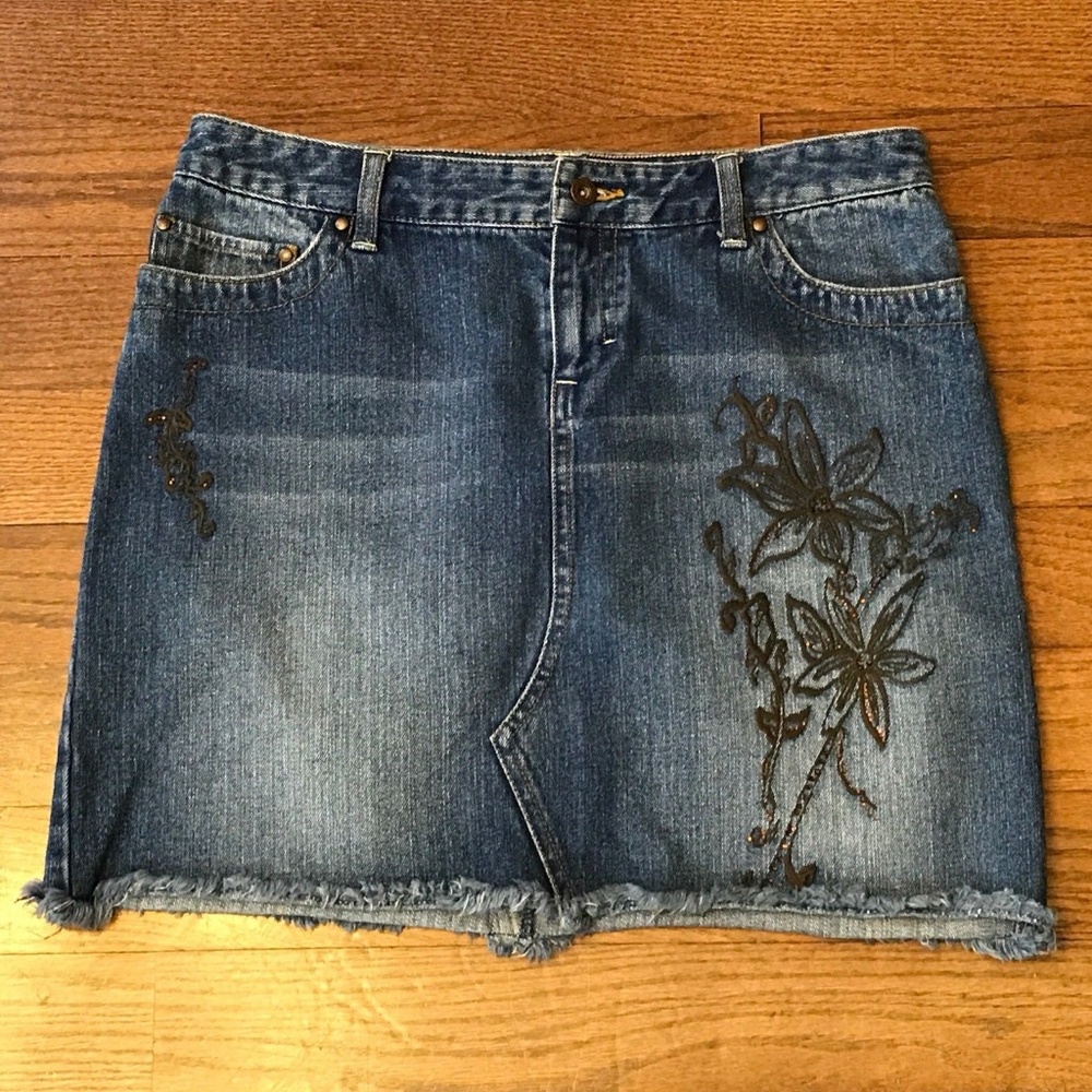 Tommy Hilfiger Sz 8 Denim Floral Embroidery Skirt